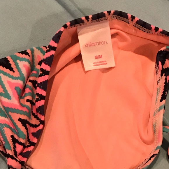 Bikini - Picture 7 of 7